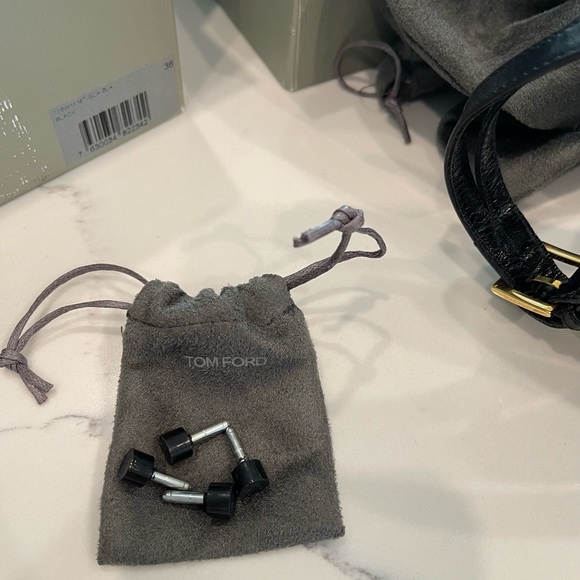 Tom Ford Black Leather pumps with padlock size 36 - Picture 6 of 10